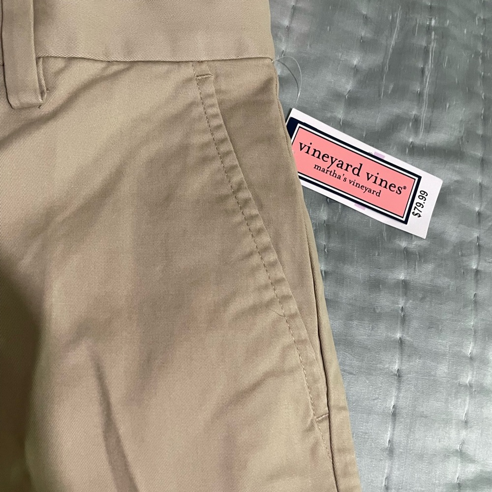 Vineyard Vines Tan Chinos Classic Style. 32x34 - Picture 3 of 7